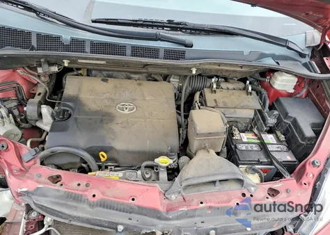 2012 Toyota Sienna Le z USA, uszkodzony, nr VIN 5TDKK3DC1CS184102